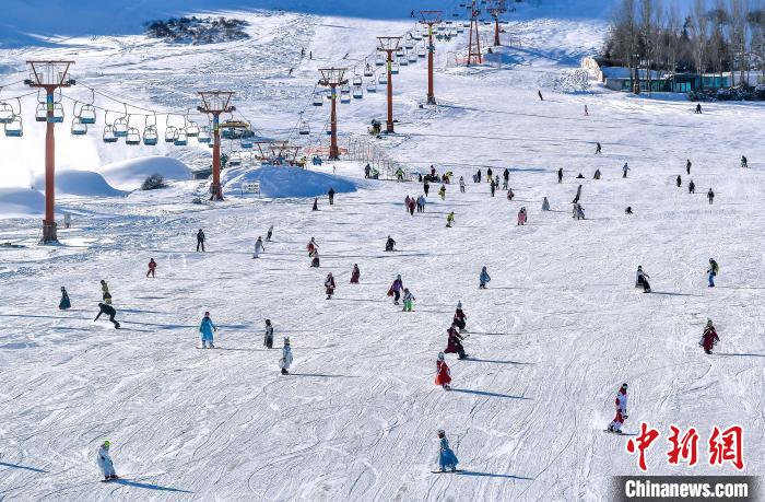 新疆冰雪健儿亚冬会斩获6金创历史最佳战绩