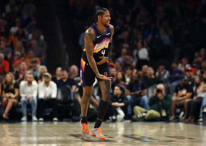 卡斯尔三双创生涯新高力压群雄当选今日最佳球