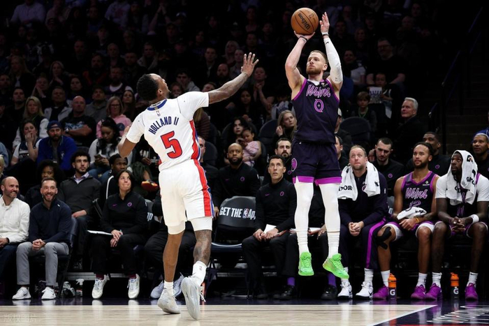 森林狼双核投篮低迷惨遭22分惨败，主场球迷提前