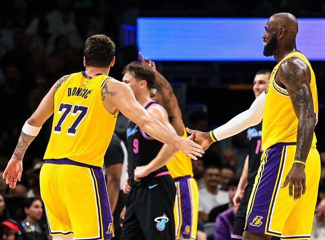 老詹三双东契奇60分湖人逆转热火创纪录