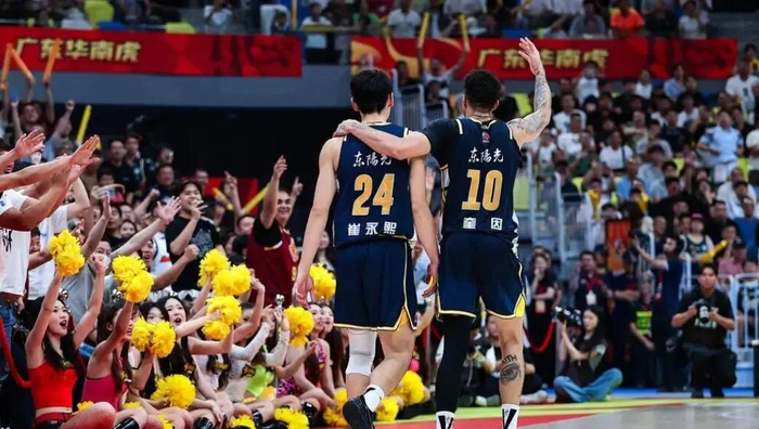 广东男篮签下拉科塞维奇补强内线引争议