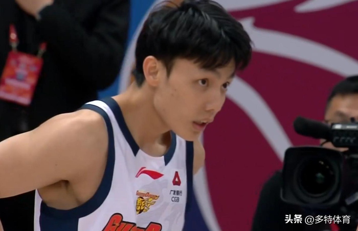 广东宏远晋级八强迎战北京 徐杰谈翻盘信心 徐昕
